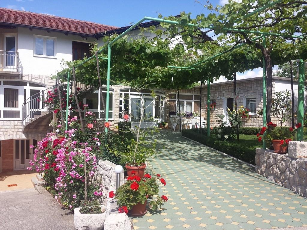Pansion Pero Elez Medjugorje Hotel ภายนอก รูปภาพ