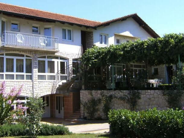 Pansion Pero Elez Medjugorje Hotel ภายนอก รูปภาพ